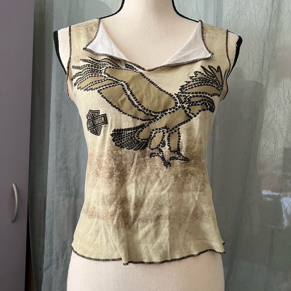 Hardly Davidson Beige Graphic Top